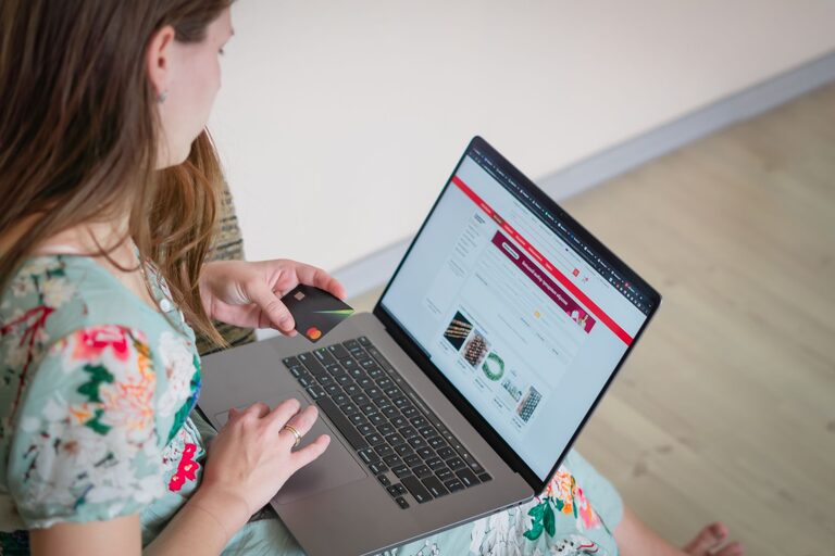 Jak si poradit s digitálními platbami a jednoduchými online nákupy